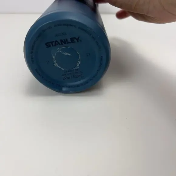 Stanley Insulated Stainless Steel Flip Top Water Bottle Teal 22 oz Cold Beverage - Picture 4 of 6